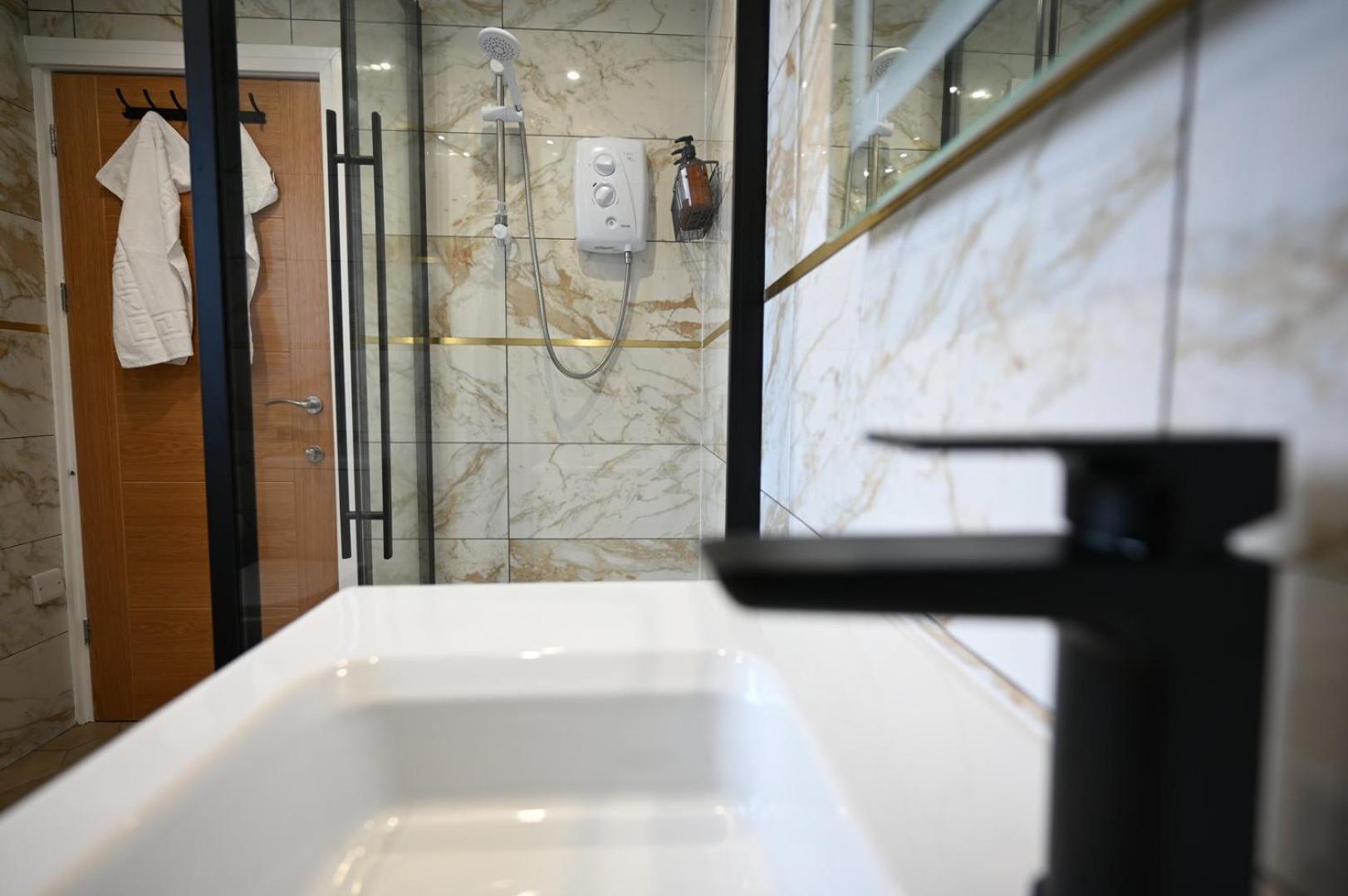 Luxury Two Bed Apartment - Cardiff City Centre Exteriör bild